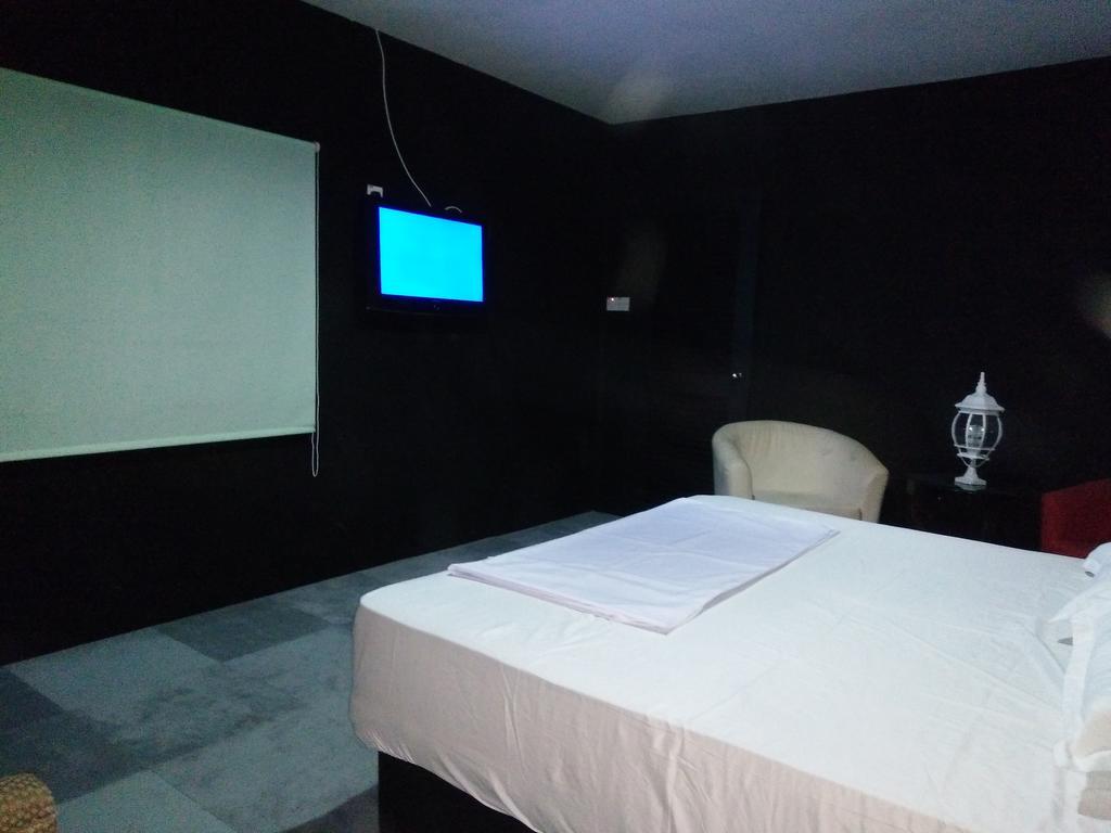 Transit Room Klia - Residence Villa Kampong Kubang Beras Exterior photo